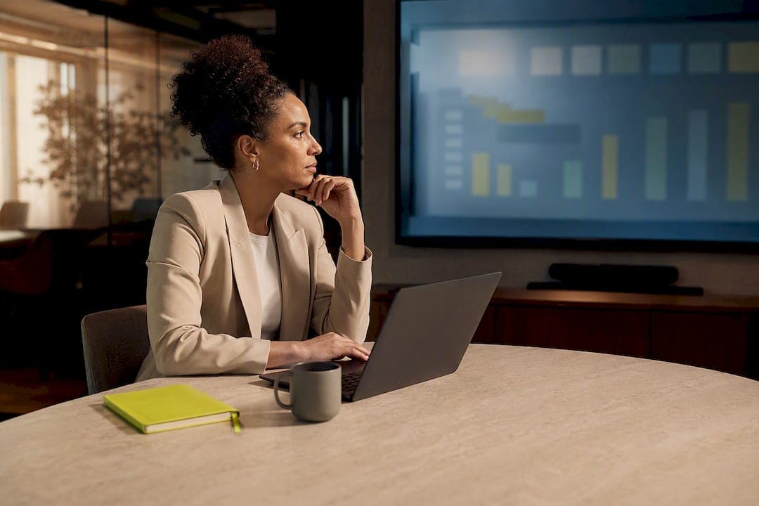 Revenue Ops: Pipeline Velocity Formula, 2026 Benchmarks